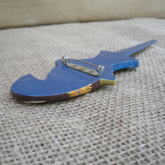 Vintage Handmade Carved Wood Parrot Pin - Picture 16 of 16